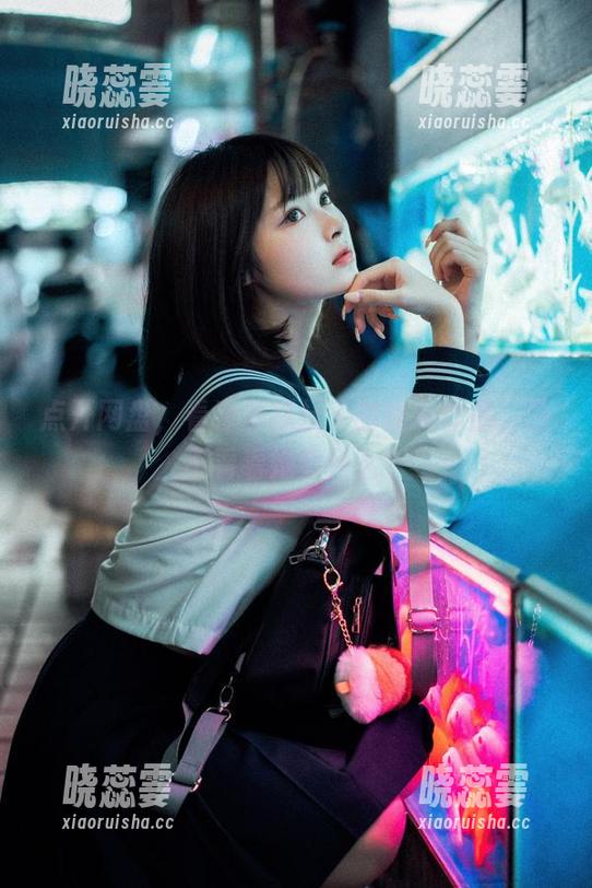点开网盘，看看河豚抚子的修女作品，还不看看她穿什么？