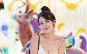 爱蜜社 – “高跟鞋的炫耀，莉莉Lily在上面怎么能不哗众取宠？”-写真图册，谁不爱瞎起哄呢？