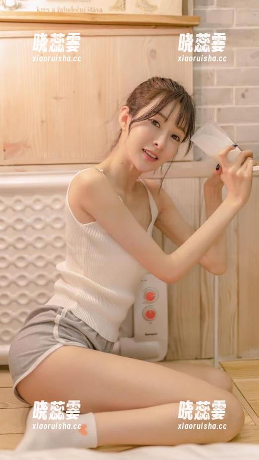 王羽杉连体衣写真，难道是为了提醒我该减肥了吗？
