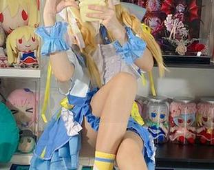 谁说只有我悲伤？白栎Shirly的“瑕蝶”写真在网盘里等待救赎。