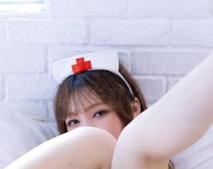 网袜图包更新，白露Bululu奉上：谁说只要腿长就好？