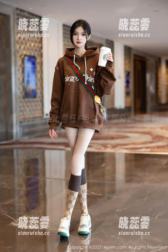 秀人网 - tina甜仔+奶牛=幸福公式？福利图集里透着啥意思