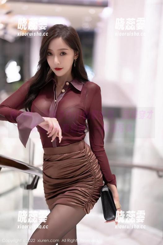 秀人网 - 养乐多Doll的职业装，这样穿才算赔本的高级感！—高清写真