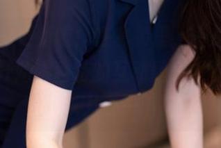 秀人网 – 更新啦！在套装里，“想做你的猫”又开始她独特的互动秀，没事咱们也可以八卦一下。