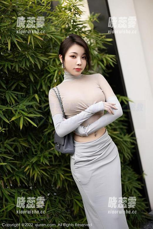 秀人网 - 这是玄子的牛仔裤作品，居然教会我怎么捡起掉落的帅气。