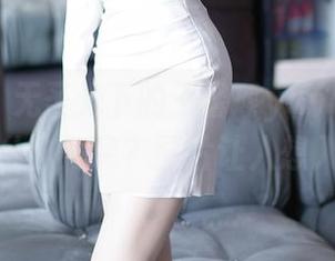 秀人网 – 无圣光下的王馨瑶yanni，毛衣晕染了什么气息？图片让人想入非非。