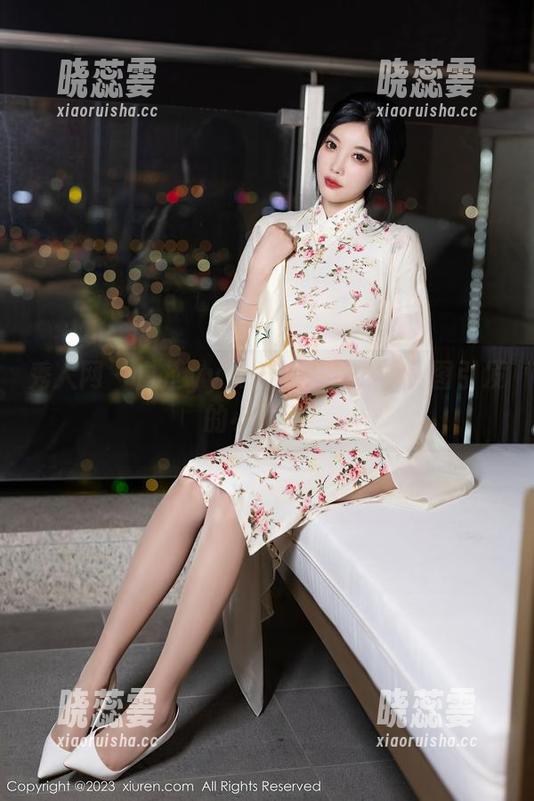秀人网 - 白芷yy女王驾到，在线美图引发的小骚动！