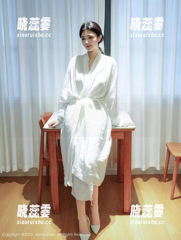 秀人网-糯美子 秀人网 - 谁说游泳只能游?糯美子的泳池诱惑与分享