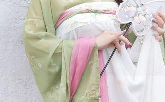 秀人网 – 全套短裙+陈小喵=一种无形的奇妙拉扯。