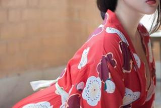 秀人网 – 白裙全集来啦！别再傻傻盯着屏幕，快来下载，陈思琪教你裙子怎么穿！