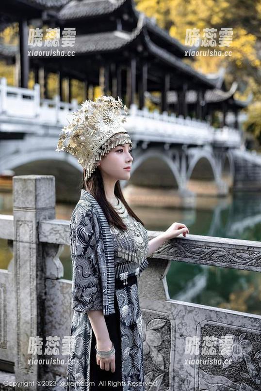 秀人网 - 雯大王susie透明写真，透视的不只是图像，还有我尴尬的眼神！