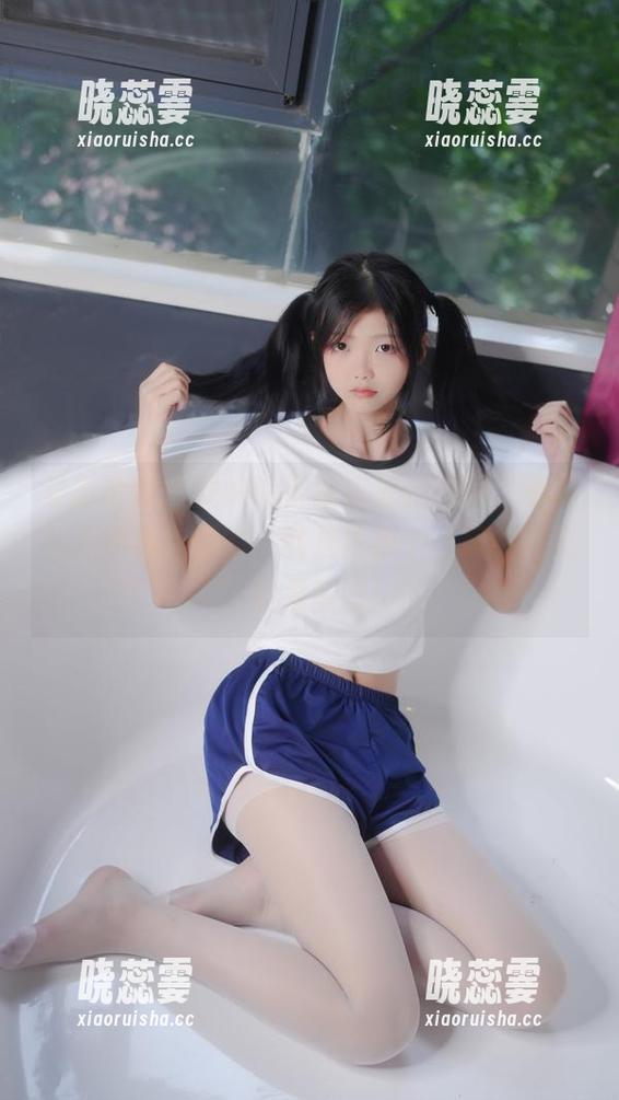 紧急企划 - 龙崎聆音独家旅拍原图，要说分享中最有趣的，就是我那个‘风中凌乱’的发型呀！