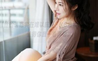 美媛馆 – 黑丝的诱惑实在难以抗拒，K8傲娇萌萌Vivian的原图值得你我一看再看。