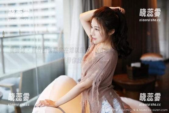 美媛馆 - 黑丝的诱惑实在难以抗拒，K8傲娇萌萌Vivian的原图值得你我一看再看。