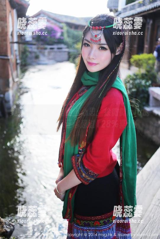 美媛馆 - 袜子里的小心思：徐微微mia的写真套图，保证你超过128%喜欢！