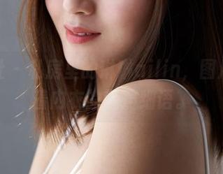 蜜桃社 – 私房里的琳琳ailin，图片里藏着内衣的轻声细语。