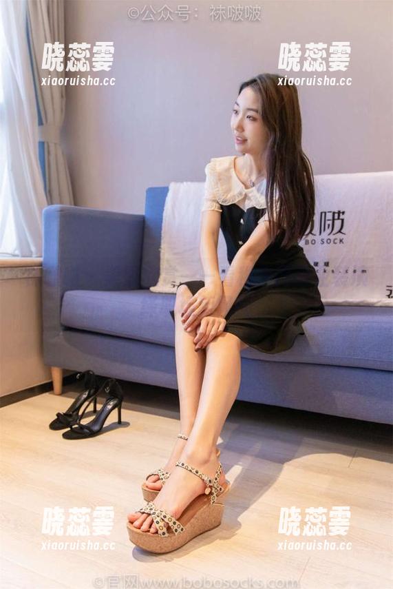 袜啵啵 - 美图欣赏——看稚予用职业装演绎职场新风尚