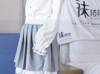 袜啵啵 – 哦，稚予的私拍，JK制服加上花絮，妥妥的“停不下来的滋味”。