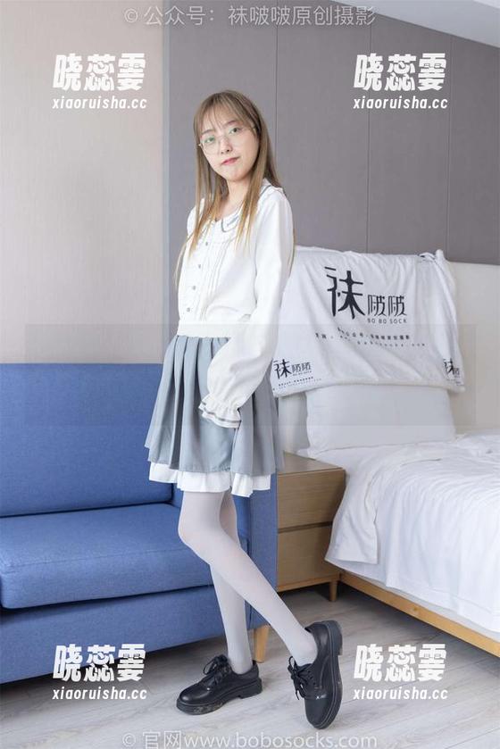 袜啵啵 - 哦，稚予的私拍，JK制服加上花絮，妥妥的“停不下来的滋味”。