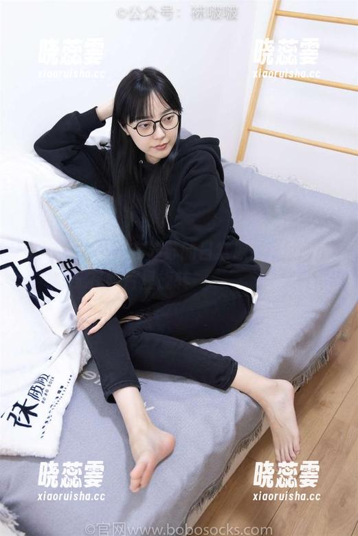 袜啵啵 - 漫游在苏苏的日常原图，白棉袜在照片里旋转дебил...