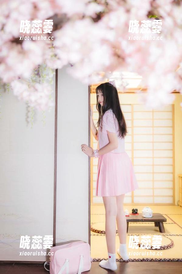 西呱呀呀呀的御姐写真：别拿你的审美来考验我好吗