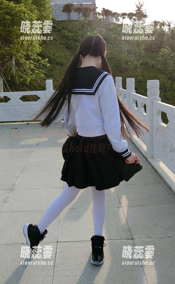 在线！西尔酱的JK白丝对决足尖彩虹，你能hold住吗？