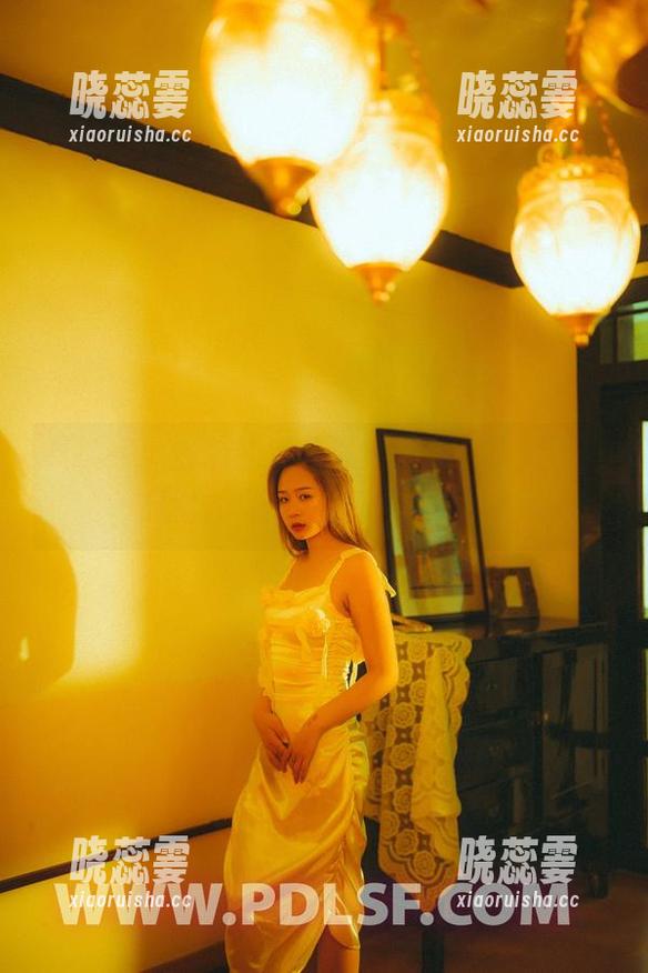 轰趴猫 - 曲曲的定制写真，穿上体操服，一起加入“优雅翻滚”大赛吗？