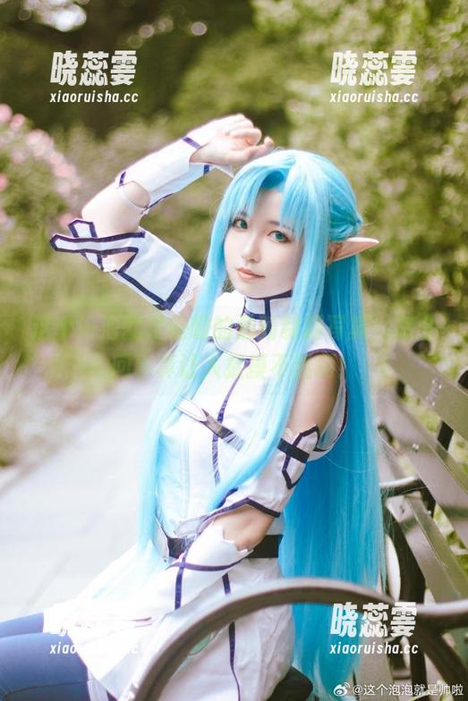 这个泡泡就是逊啦的最新制服写真，怎么回事真让人捉摸不透啊！